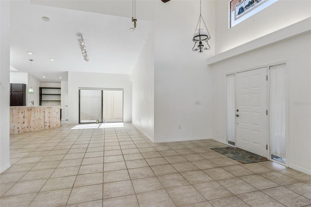 For Sale: $349,900 (3 beds, 2 baths, 2263 Square Feet)