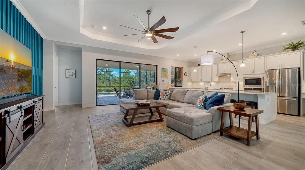 Active With Contract: $698,750 (3 beds, 2 baths, 2006 Square Feet)