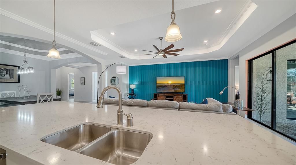 Active With Contract: $698,750 (3 beds, 2 baths, 2006 Square Feet)