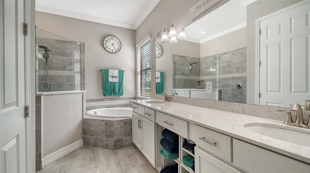 Active With Contract: $698,750 (3 beds, 2 baths, 2006 Square Feet)