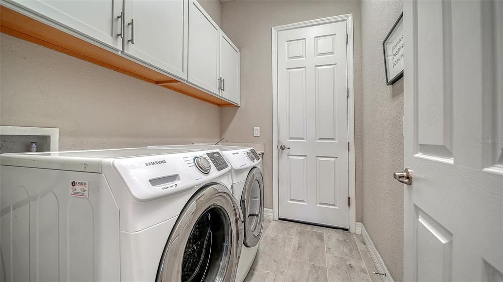 Active With Contract: $698,750 (3 beds, 2 baths, 2006 Square Feet)