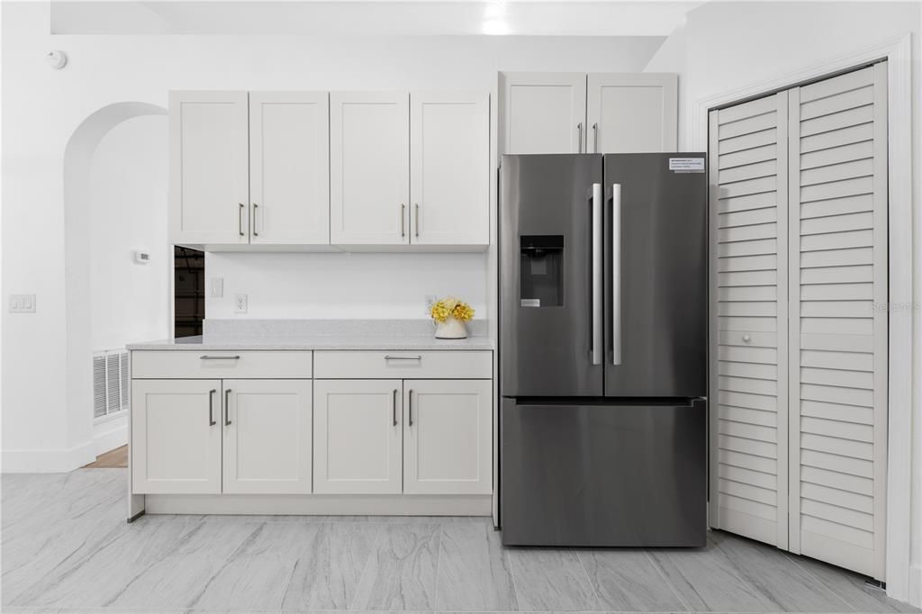 Activo con contrato: $349,000 (4 camas, 3 baños, 2088 Pies cuadrados)