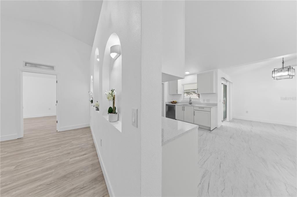 Activo con contrato: $349,000 (4 camas, 3 baños, 2088 Pies cuadrados)