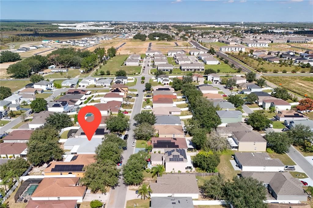 Activo con contrato: $349,000 (4 camas, 3 baños, 2088 Pies cuadrados)