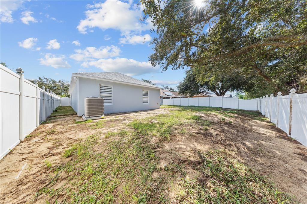 Activo con contrato: $349,000 (4 camas, 3 baños, 2088 Pies cuadrados)