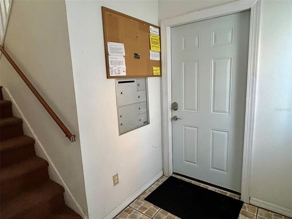 待售: $89,900 (2 贝兹, 2 浴室, 919 平方英尺)