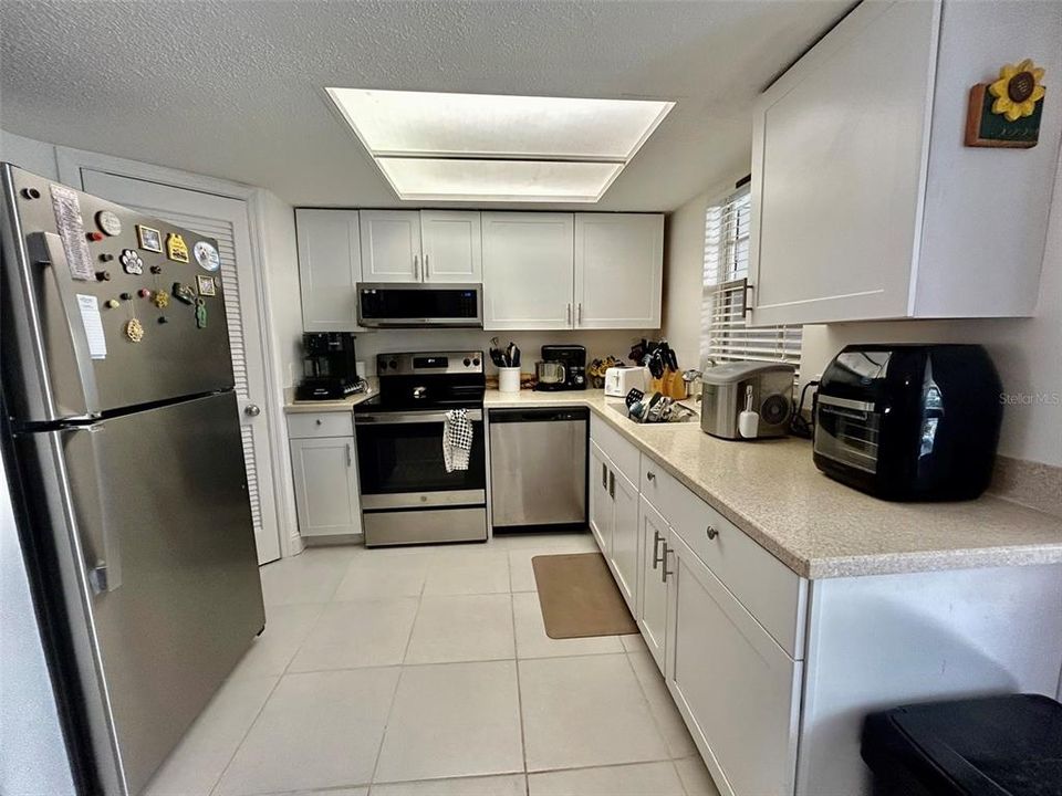 待售: $89,900 (2 贝兹, 2 浴室, 919 平方英尺)