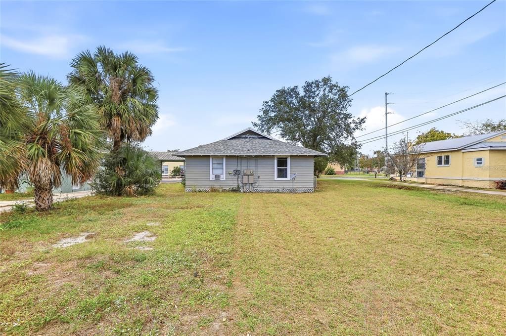 На продажу: $269,000 (4 спален, 0 ванн, 1560 Квадратных фут)