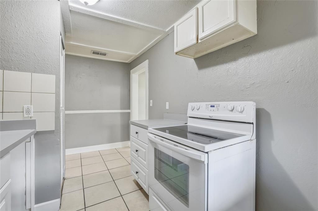 На продажу: $269,000 (4 спален, 0 ванн, 1560 Квадратных фут)