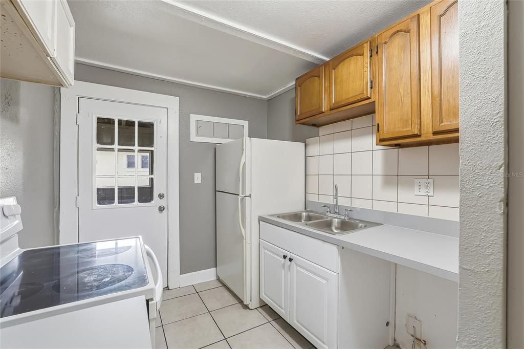 На продажу: $269,000 (4 спален, 0 ванн, 1560 Квадратных фут)