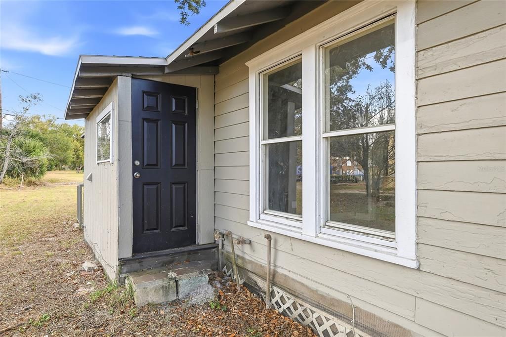 На продажу: $269,000 (4 спален, 0 ванн, 1560 Квадратных фут)