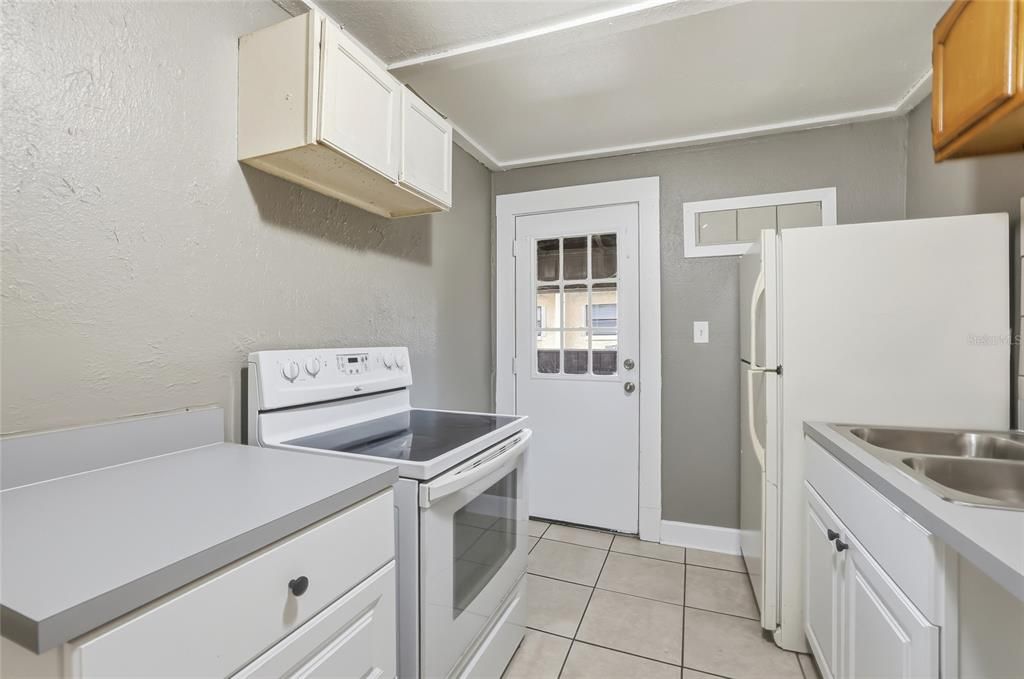 На продажу: $269,000 (4 спален, 0 ванн, 1560 Квадратных фут)