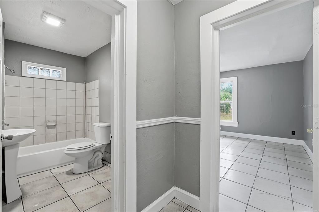 На продажу: $269,000 (4 спален, 0 ванн, 1560 Квадратных фут)