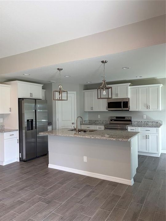 For Sale: $294,900 (3 beds, 2 baths, 1606 Square Feet)