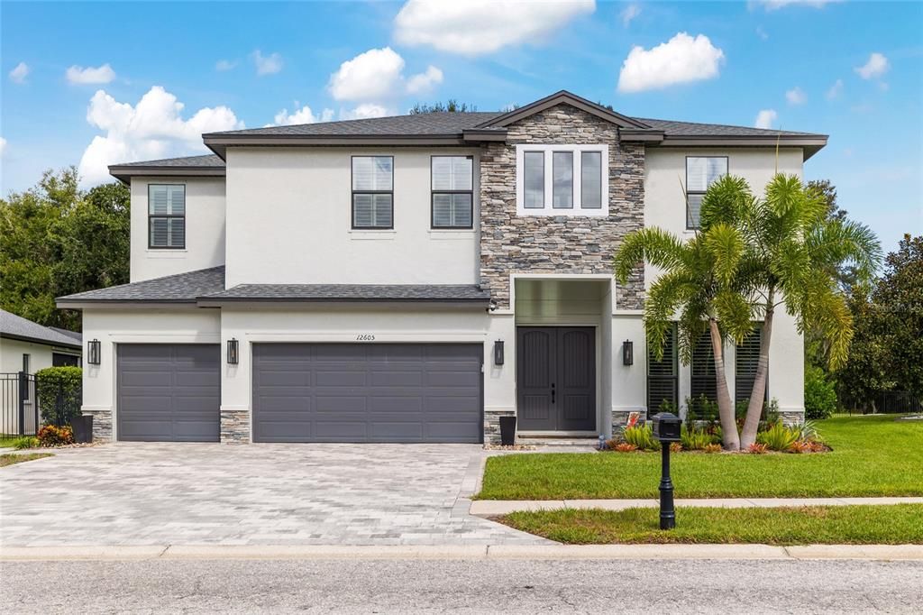 合同活跃: $1,349,000 (5 贝兹, 3 浴室, 3748 平方英尺)