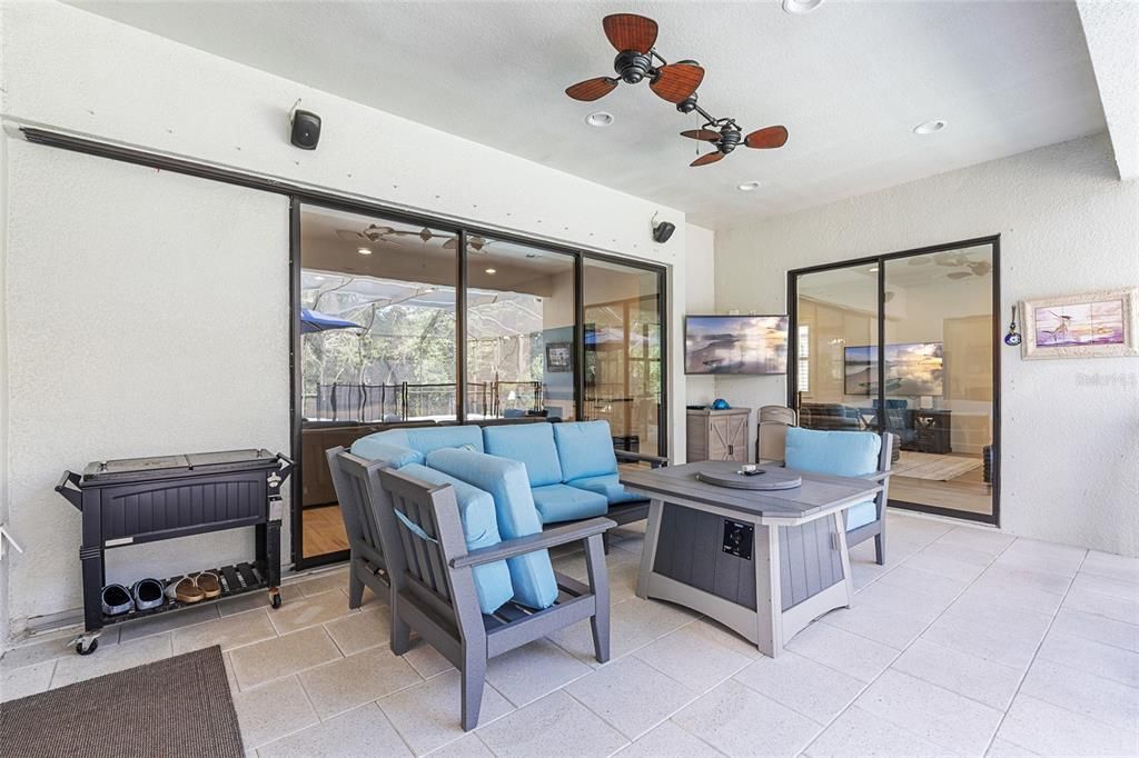 合同活跃: $1,349,000 (5 贝兹, 3 浴室, 3748 平方英尺)