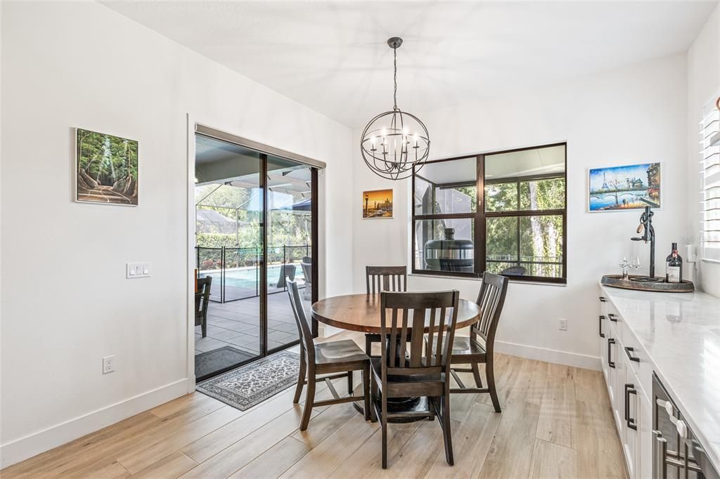 合同活跃: $1,349,000 (5 贝兹, 3 浴室, 3748 平方英尺)