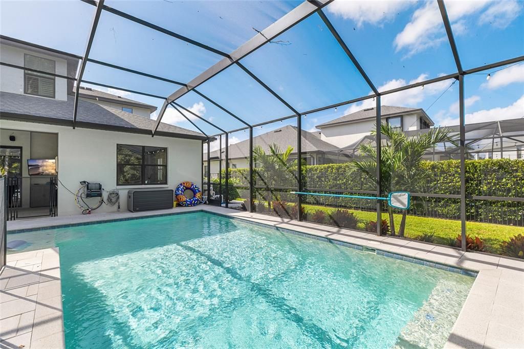 合同活跃: $1,349,000 (5 贝兹, 3 浴室, 3748 平方英尺)