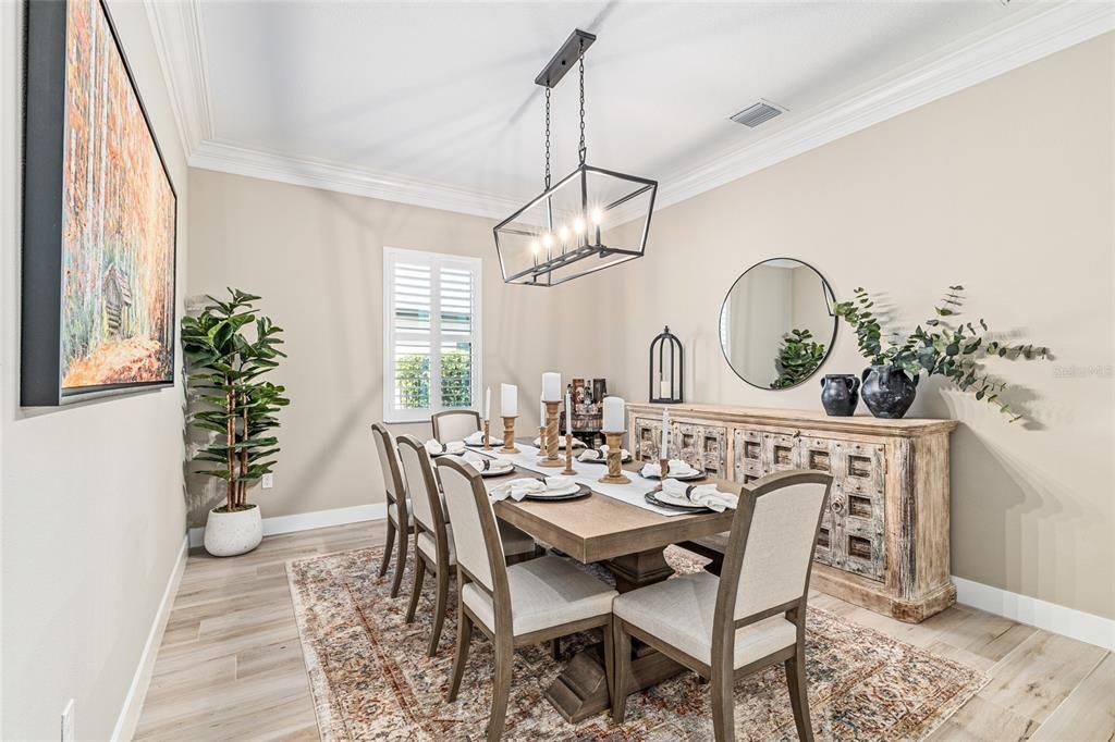 合同活跃: $1,349,000 (5 贝兹, 3 浴室, 3748 平方英尺)