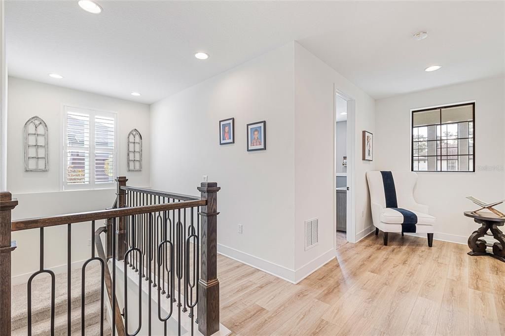 合同活跃: $1,349,000 (5 贝兹, 3 浴室, 3748 平方英尺)