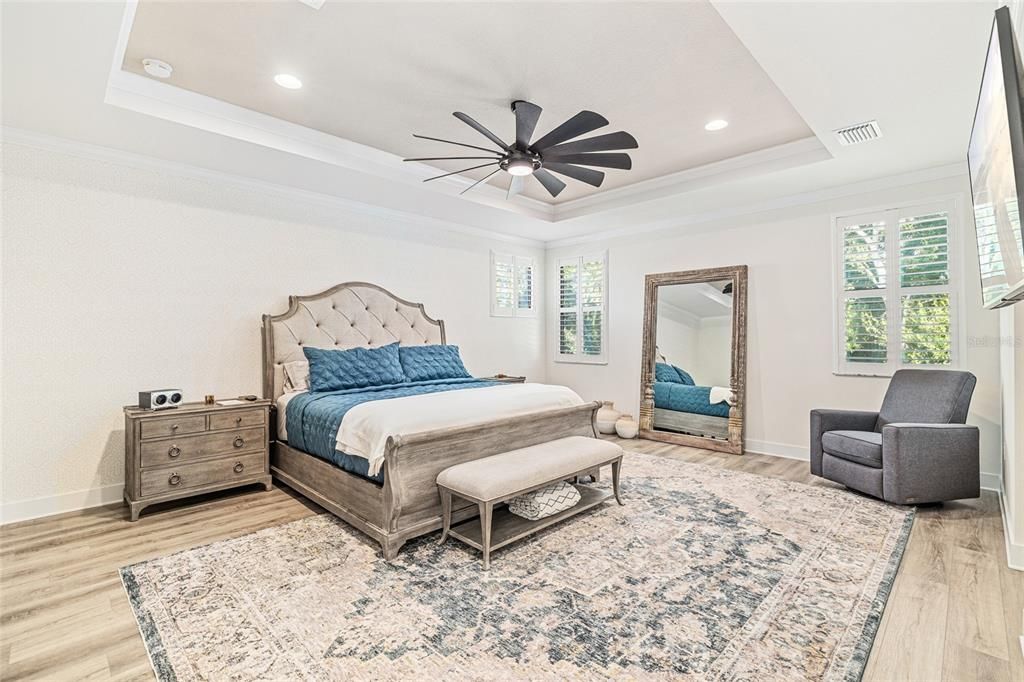 合同活跃: $1,349,000 (5 贝兹, 3 浴室, 3748 平方英尺)