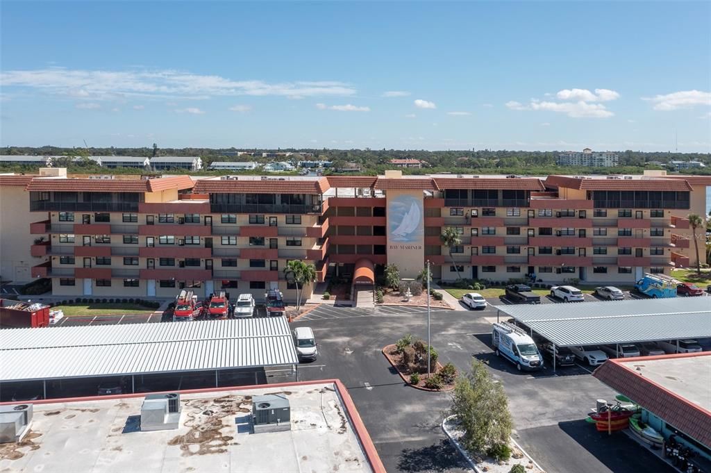 For Sale: $479,900 (2 beds, 2 baths, 935 Square Feet)