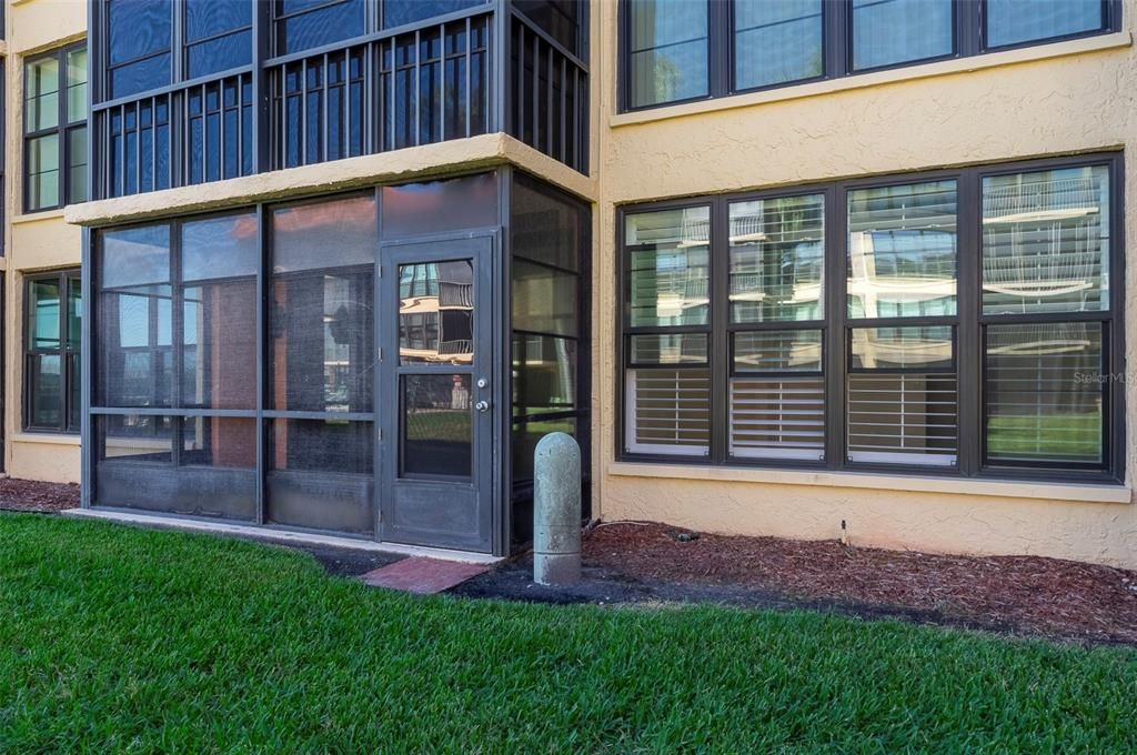 For Sale: $479,900 (2 beds, 2 baths, 935 Square Feet)