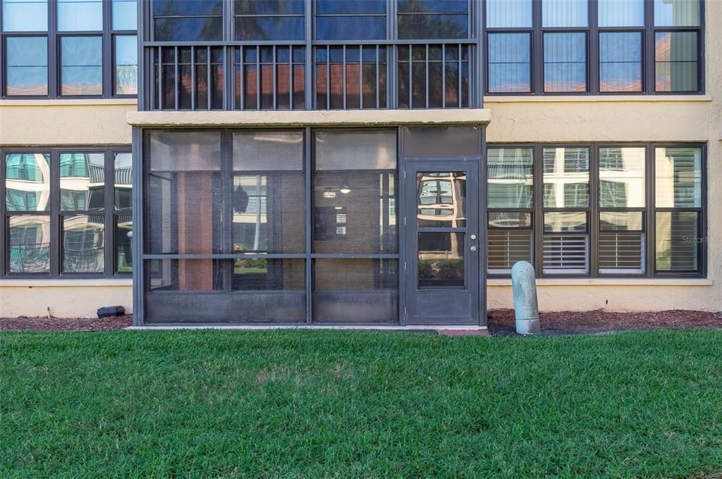 For Sale: $479,900 (2 beds, 2 baths, 935 Square Feet)