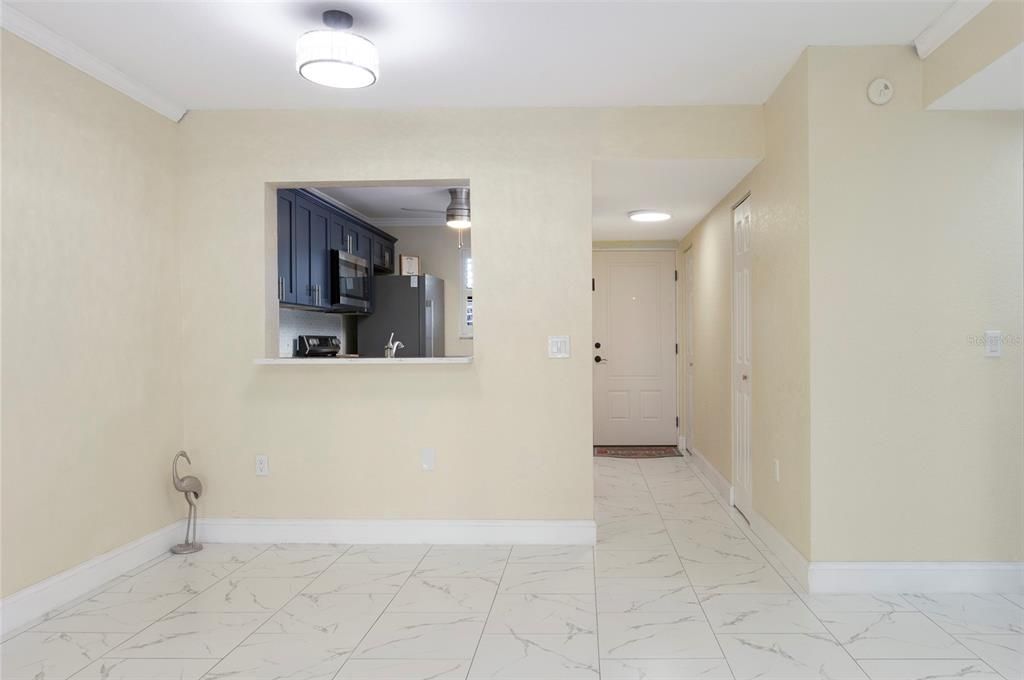 For Sale: $479,900 (2 beds, 2 baths, 935 Square Feet)