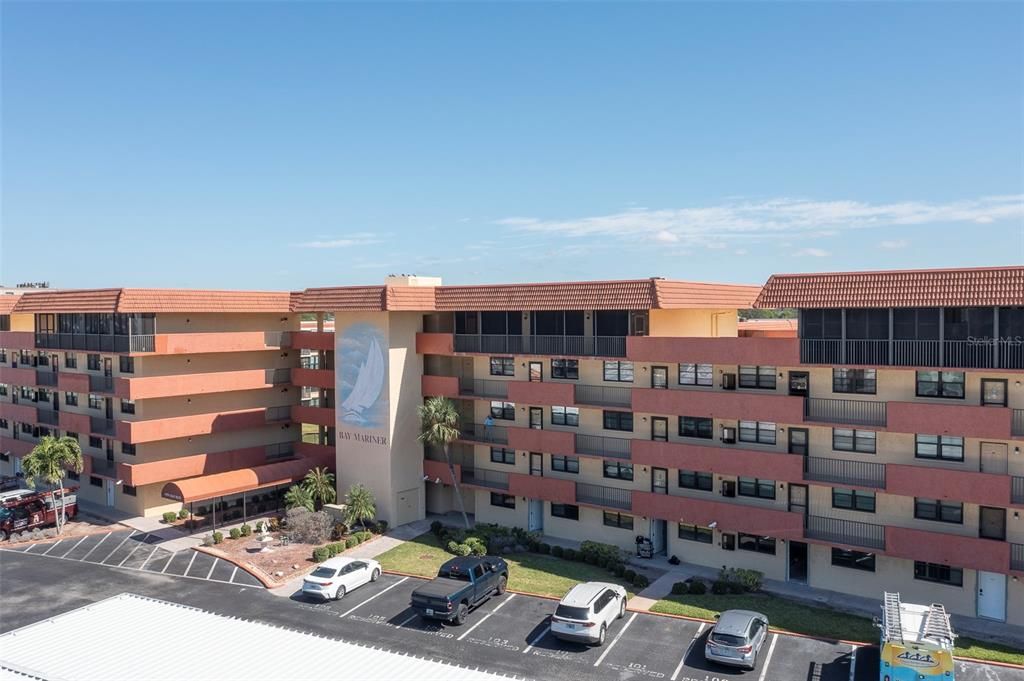 For Sale: $479,900 (2 beds, 2 baths, 935 Square Feet)