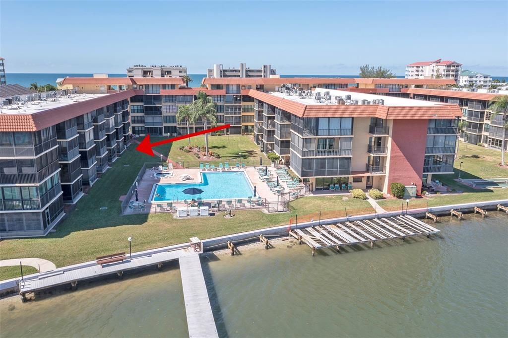 For Sale: $479,900 (2 beds, 2 baths, 935 Square Feet)