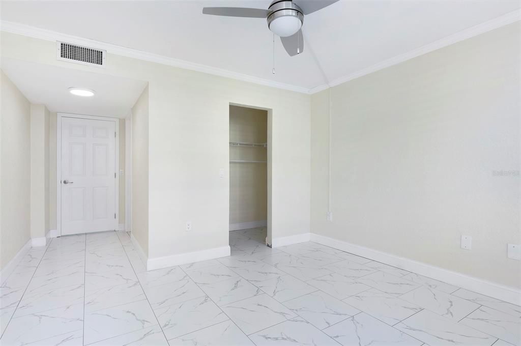 For Sale: $479,900 (2 beds, 2 baths, 935 Square Feet)