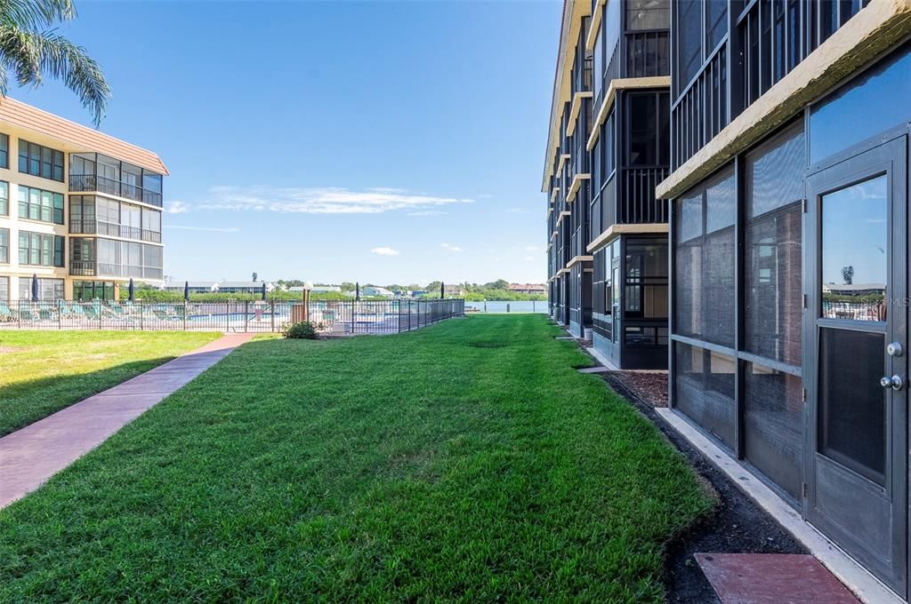 For Sale: $479,900 (2 beds, 2 baths, 935 Square Feet)