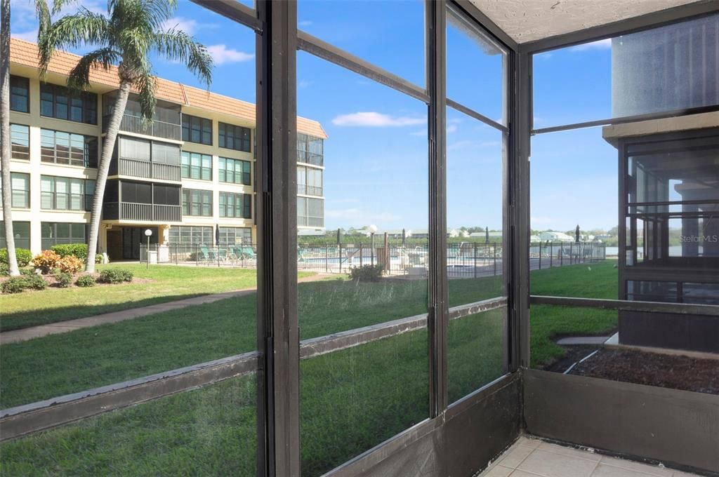 For Sale: $479,900 (2 beds, 2 baths, 935 Square Feet)