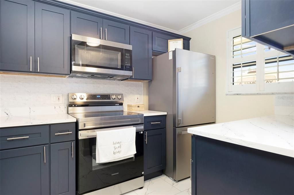 For Sale: $479,900 (2 beds, 2 baths, 935 Square Feet)