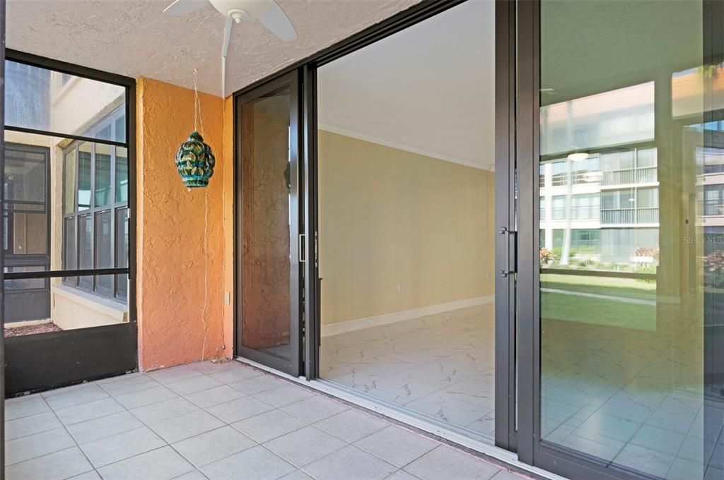 For Sale: $479,900 (2 beds, 2 baths, 935 Square Feet)