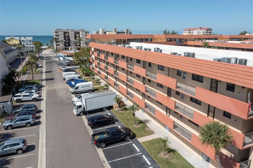 For Sale: $479,900 (2 beds, 2 baths, 935 Square Feet)