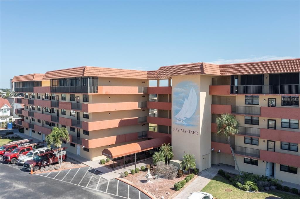 For Sale: $479,900 (2 beds, 2 baths, 935 Square Feet)