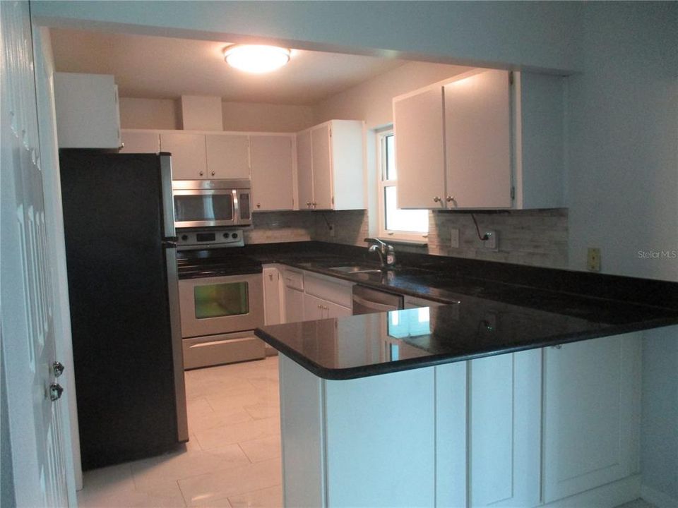 出租: $1,800 (2 贝兹, 2 浴室, 1149 平方英尺)