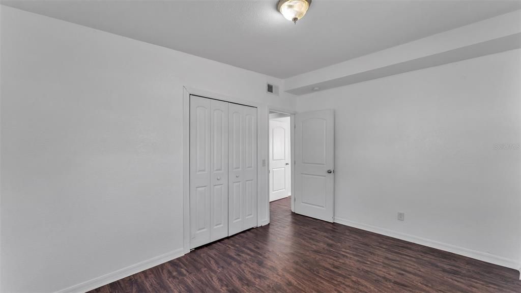 Под контрактом: $260,000 (4 спален, 2 ванн, 1290 Квадратных фут)