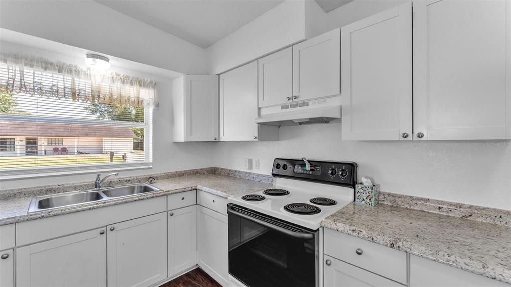 Под контрактом: $260,000 (4 спален, 2 ванн, 1290 Квадратных фут)