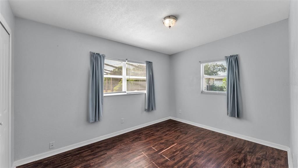 Под контрактом: $260,000 (4 спален, 2 ванн, 1290 Квадратных фут)