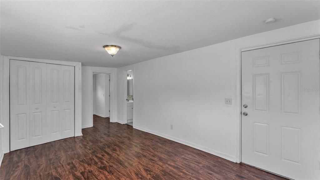 Под контрактом: $260,000 (4 спален, 2 ванн, 1290 Квадратных фут)