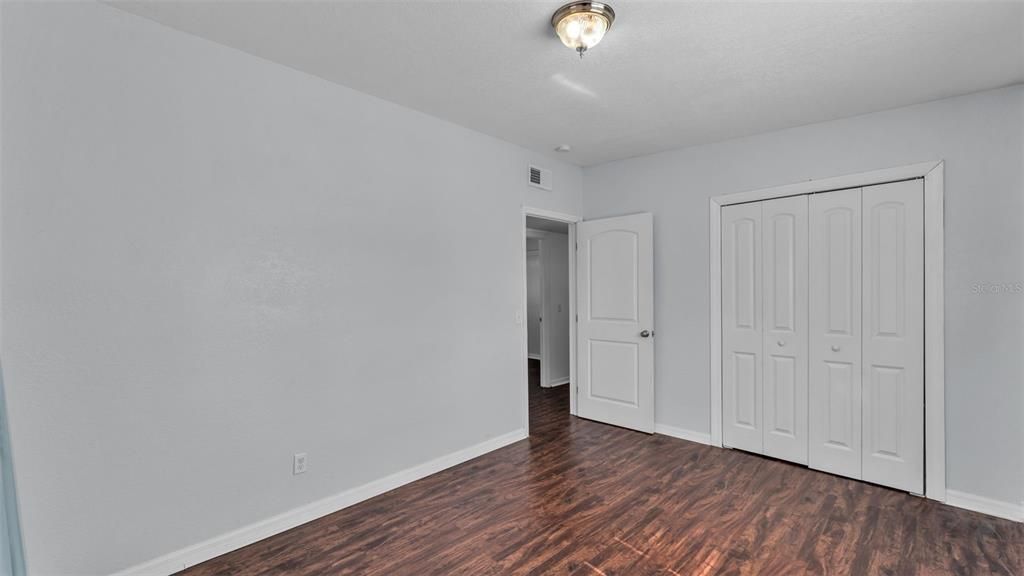 Под контрактом: $260,000 (4 спален, 2 ванн, 1290 Квадратных фут)