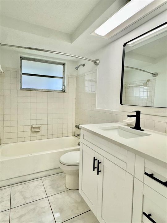 For Rent: $1,650 (2 beds, 2 baths, 990 Square Feet)