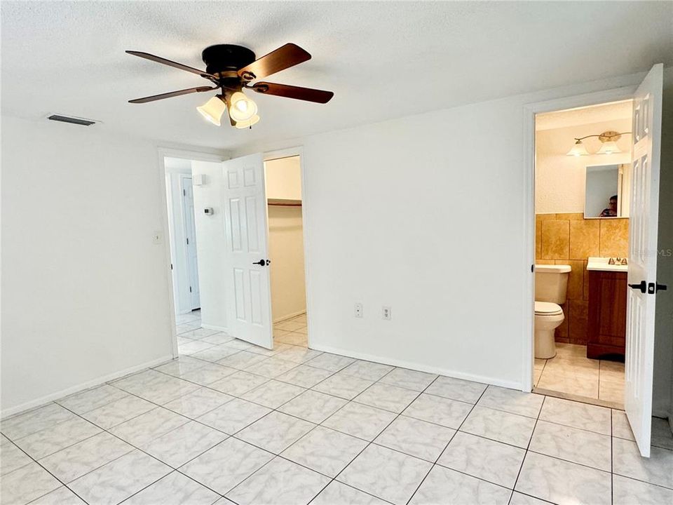For Rent: $1,650 (2 beds, 2 baths, 990 Square Feet)