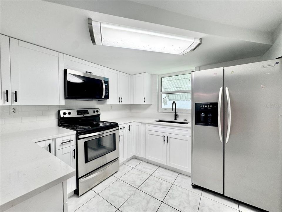 For Rent: $1,650 (2 beds, 2 baths, 990 Square Feet)