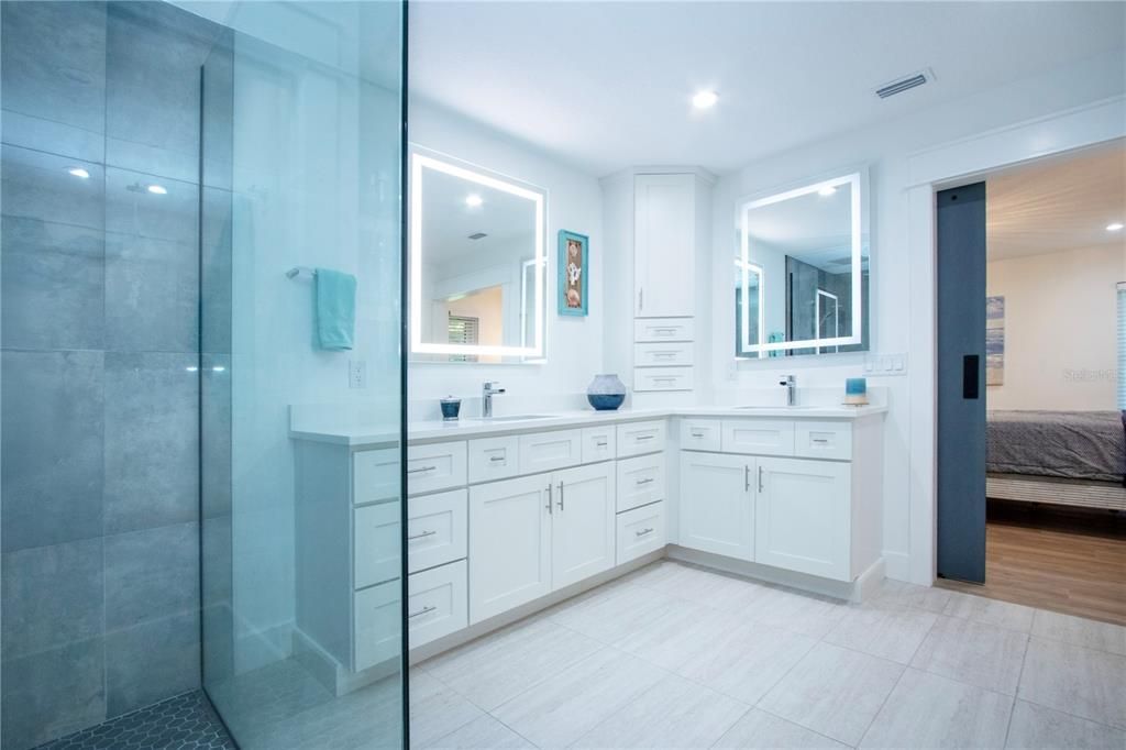 En Venta: $619,000 (3 camas, 3 baños, 2270 Pies cuadrados)