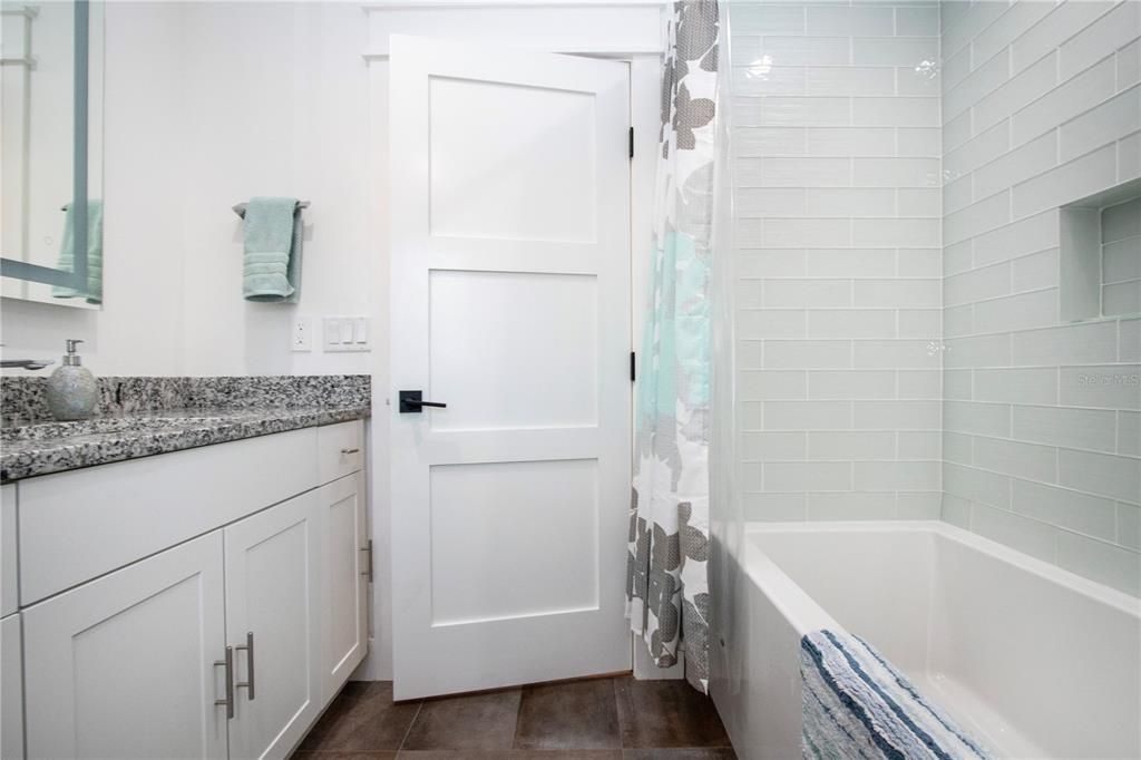 En Venta: $619,000 (3 camas, 3 baños, 2270 Pies cuadrados)