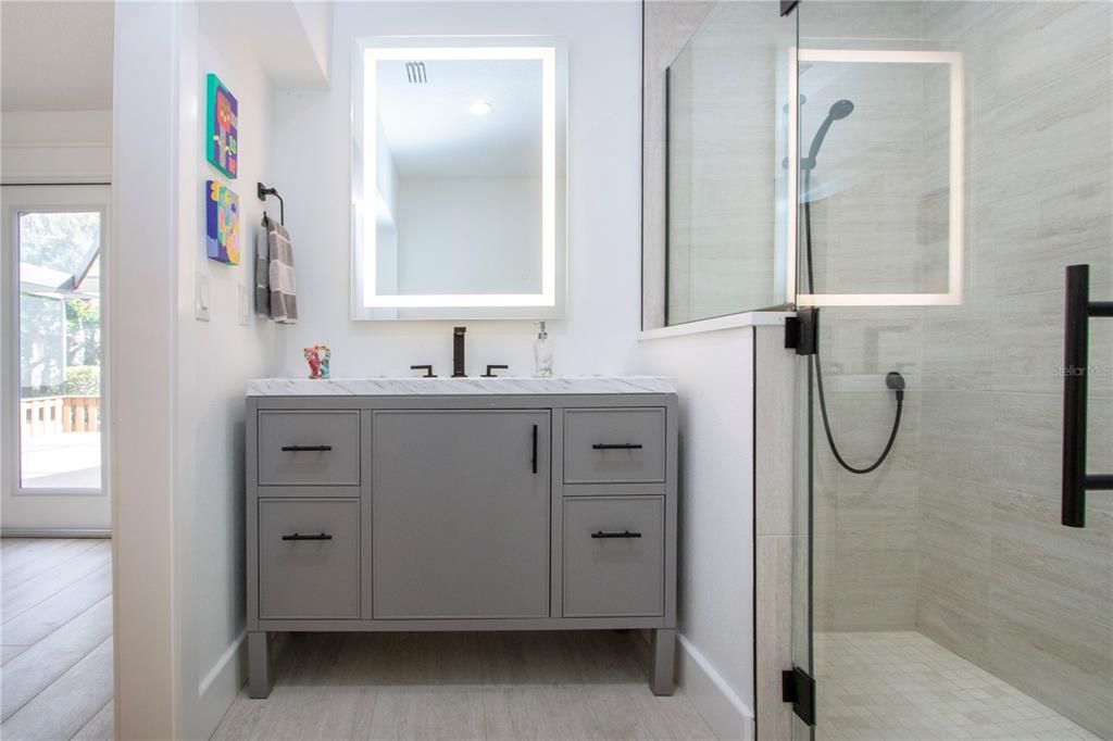 En Venta: $619,000 (3 camas, 3 baños, 2270 Pies cuadrados)